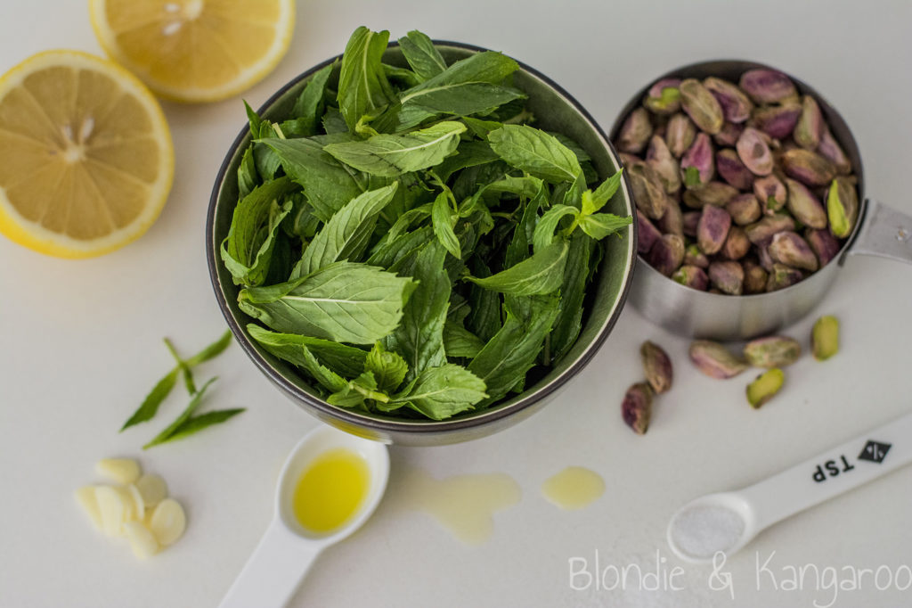 Pistacjowo-miętowe pesto/ Pistachio mint pesto