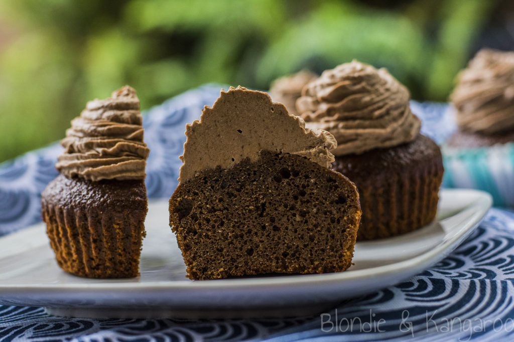 Czekoladowe babeczki dla alergików (bezglutenowe, bez nabiału, bez cukru rafinowanego)/Allergy-friendly chocolate cupcakes (gluten-free, dairy-free, refined sugar-free)