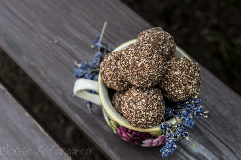 Czekoladowe kulki mocy/Chocolate bliss balls